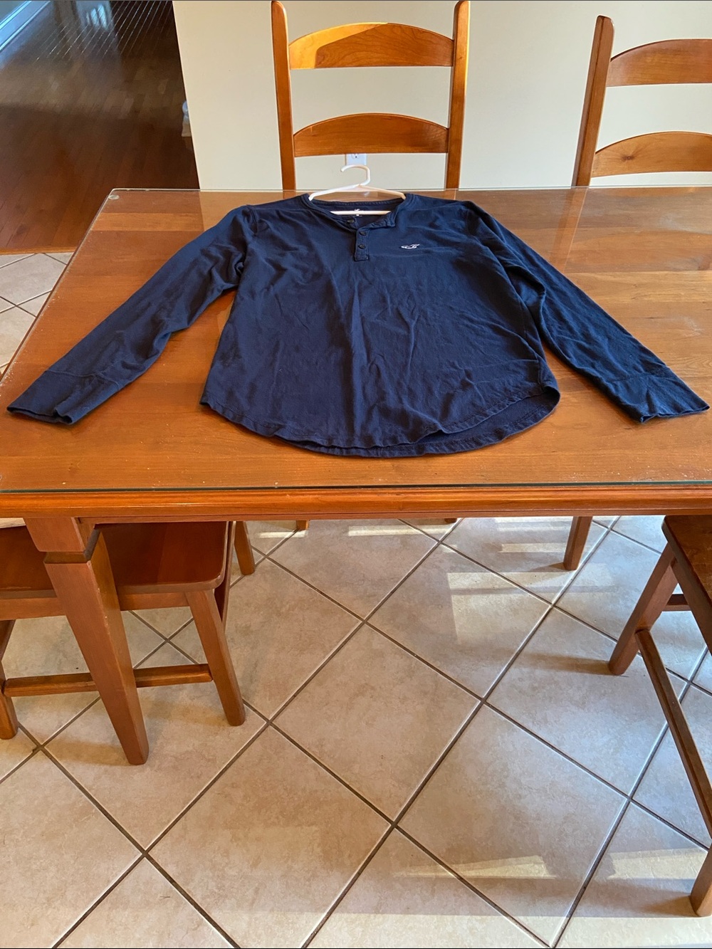 Hollister Youth Boys Long-Sleeve Navy Henley Tee. Versatile Navy. 100% Cotton. M